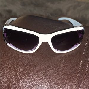 Jones New York white sunglasses